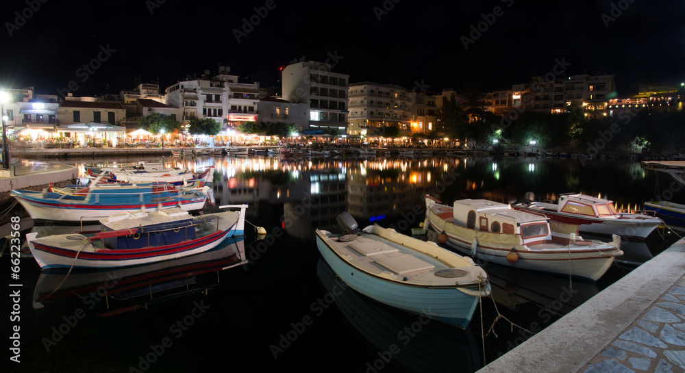 Obraz premium Aghios Nikolaos night cityscape, eastern Crete, Greece