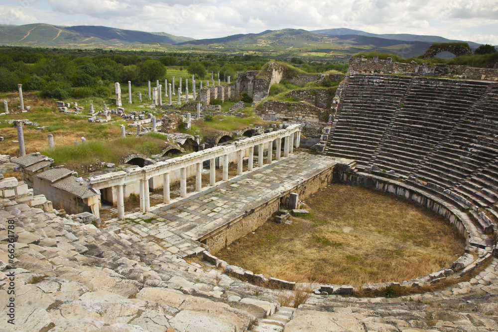 Aphrodisias amphitheater
