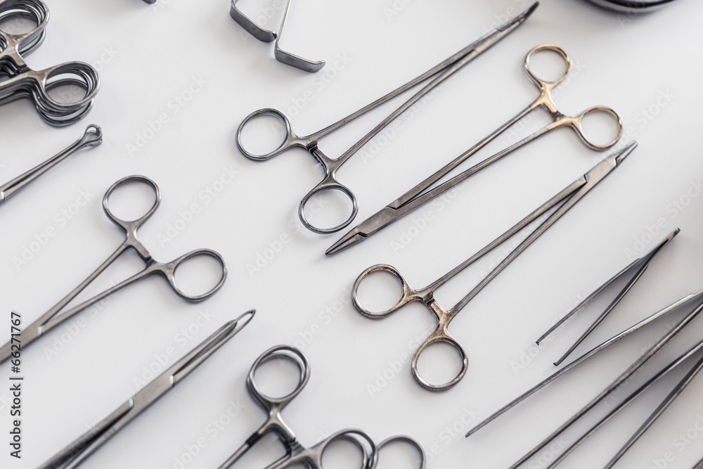 Arranged surgical tweezers Arranged surgical tweezers