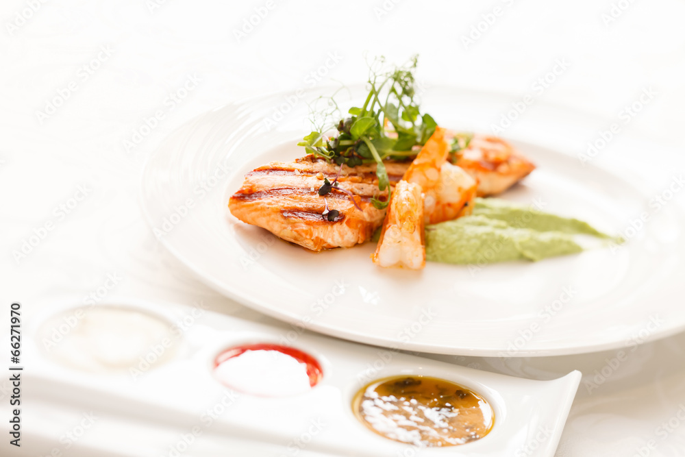 grilled salmon with sauce