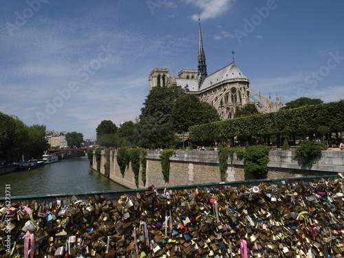 Candados de enamorados en París