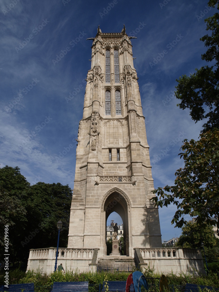 Torre de Santiago en París