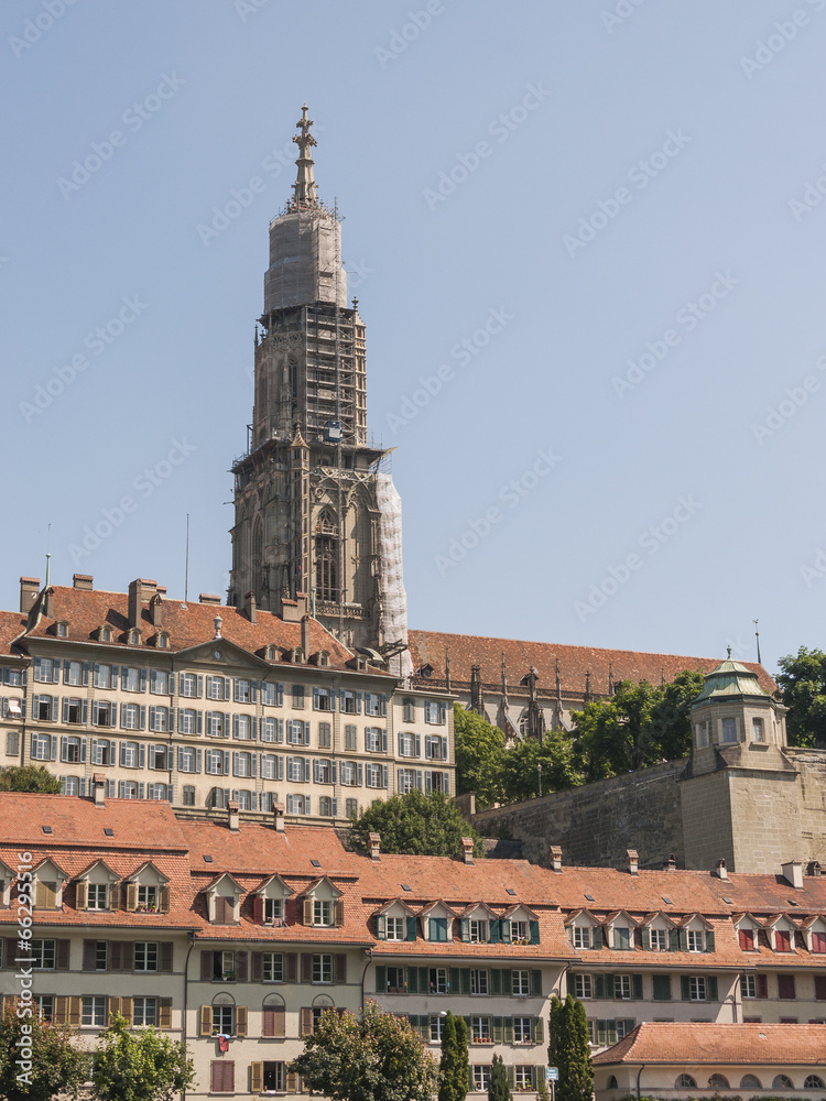 Obraz premium Bern, Altstadt, Kirche, Münster, Baustelle, Sommer, Schweiz