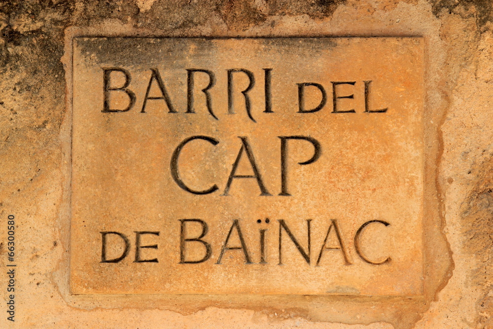 Plaque de rue en Occitan. Plaque de rue en Occitan.