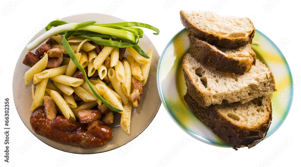 Macaroni, fried sausage, sauce, green onions with bread Macaroni, fried sausage, sauce, green onions with bread