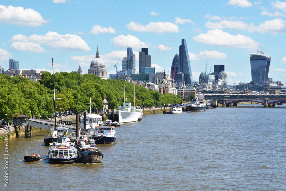London across Thames river