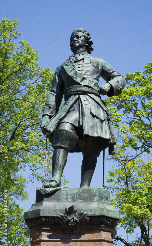 Статуя Петра Первого. Фрагмент памятника в Кронштадте