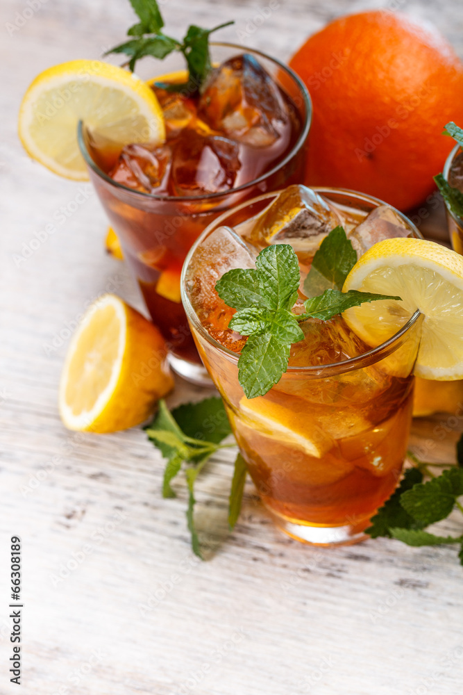 Fototapeta premium Refreshing iced tea