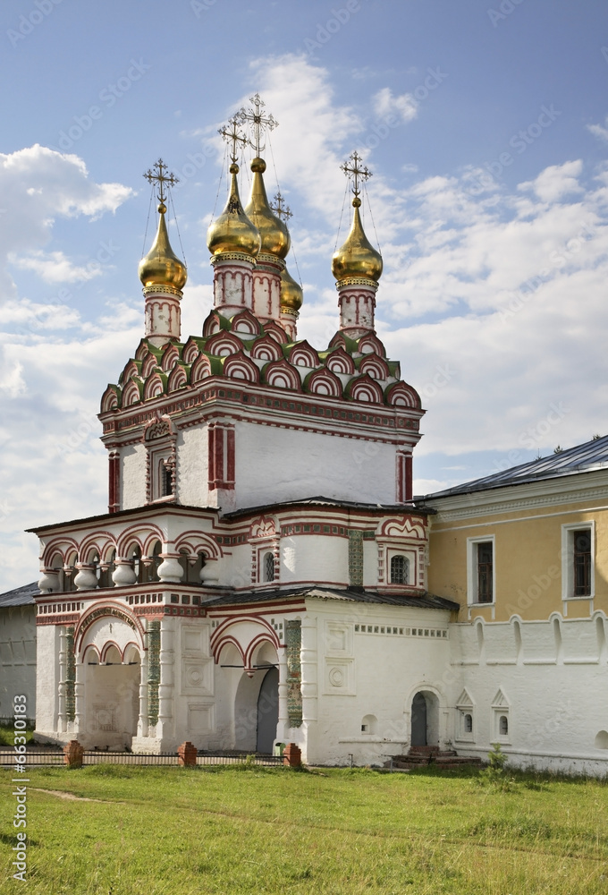 Петропавловская церковь  Иосифо-Волоцкого монастыря. Россия