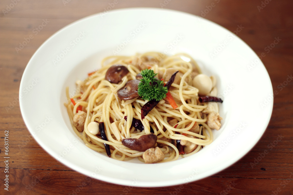 spaghetti with mushroom for vegan