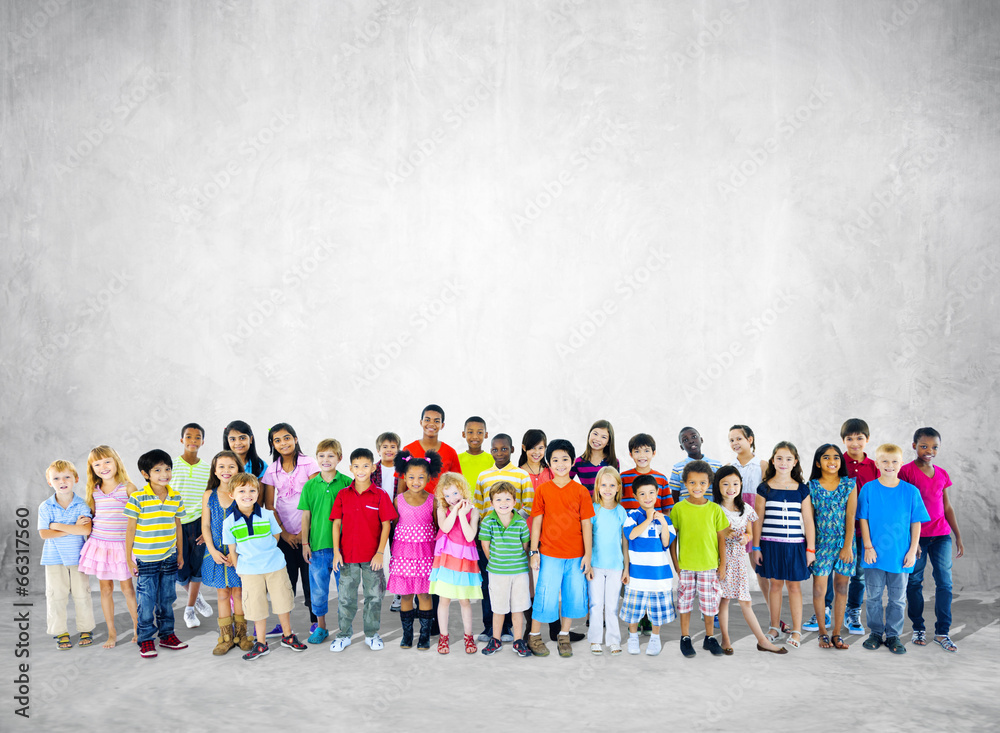 © Rawpixel.com - Large Group of Student Standing © Rawpixel.com - Large Group of Student Standing