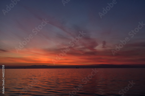 Dusk colors seen at the waterfront of Thessaloniki, Greece © kokixx