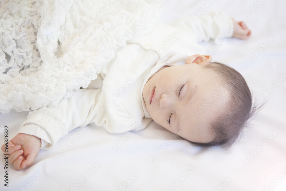眠る赤ちゃん 眠る赤ちゃん
