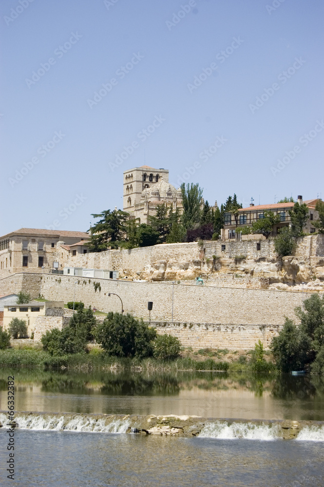 Catedral de Zamora y murallas