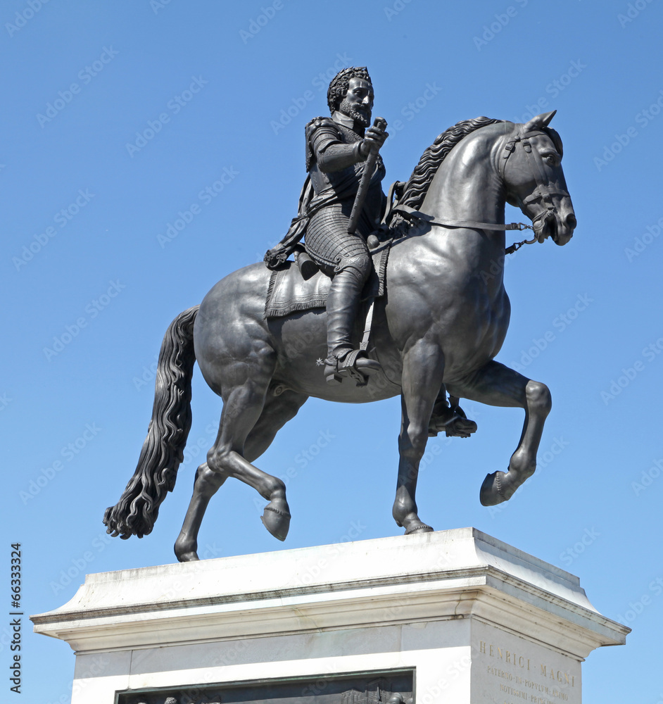 statue d'Henri IV pont Neuf à Paris