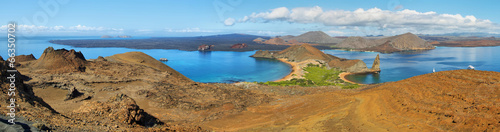 Quadro su tela Panoramic view of pinnacle Rock and surroundings in Bartolome