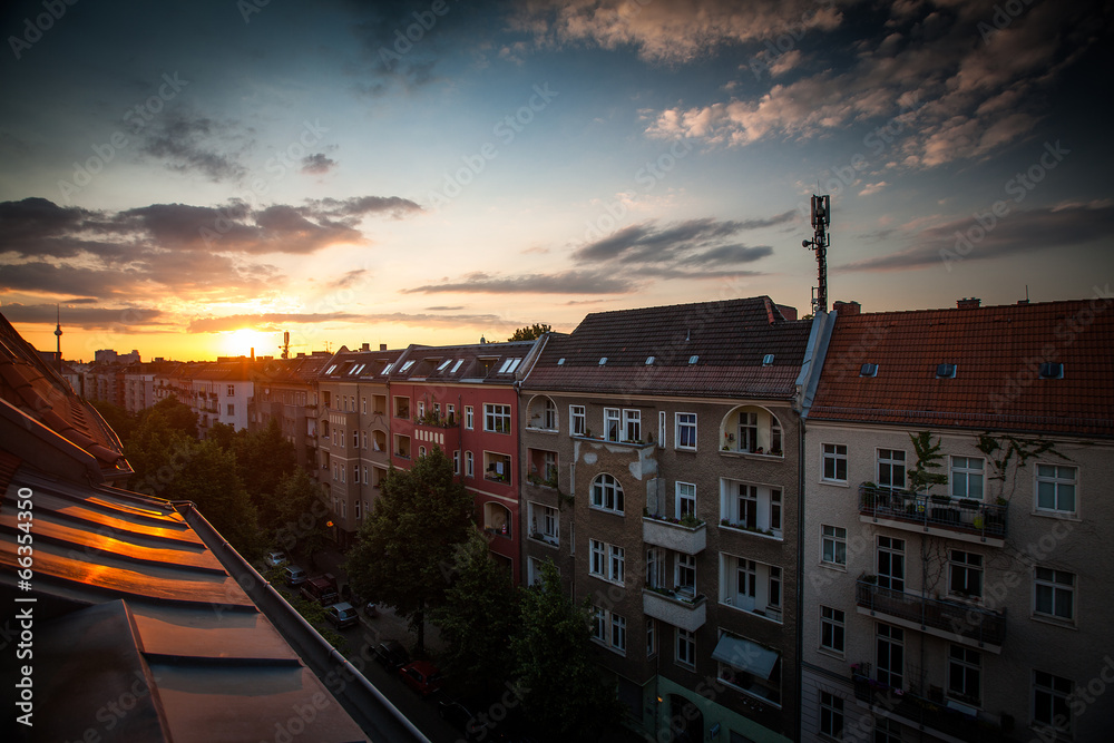 Sonnenuntergang über den Dächern Berlins
