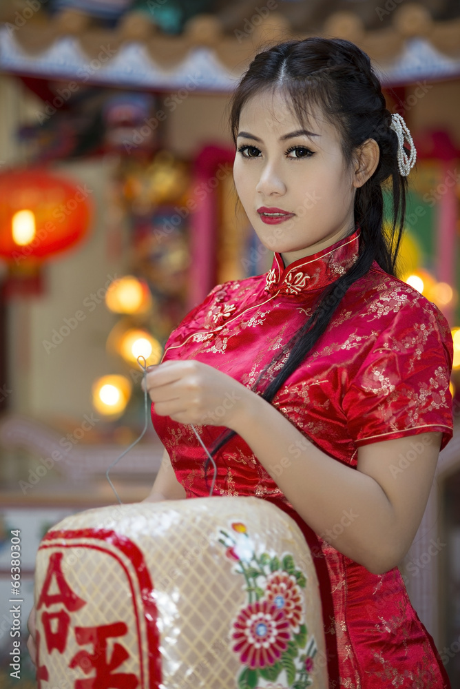 Chinese girl in traditional Chinese