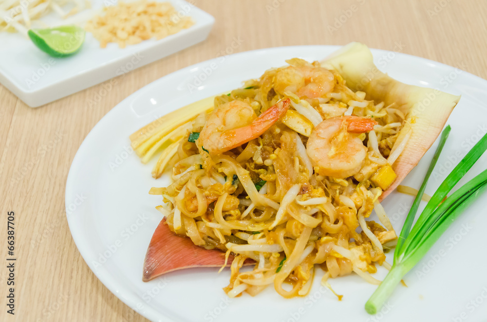 Pad thai