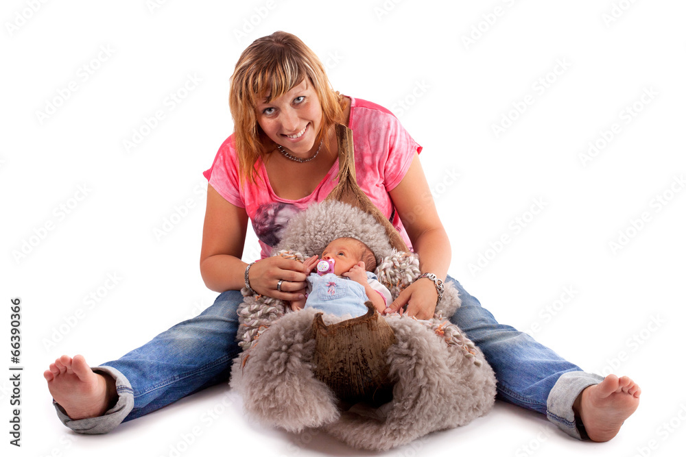 Mutter mit ihrem neugeborenen Baby Mutter mit ihrem neugeborenen Baby