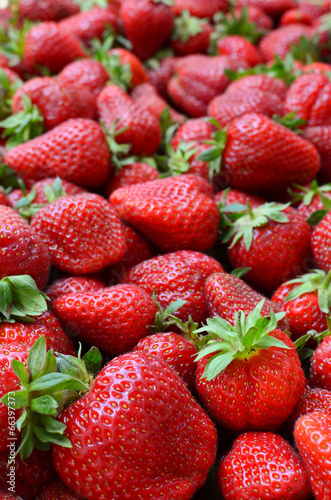 Many strawberries