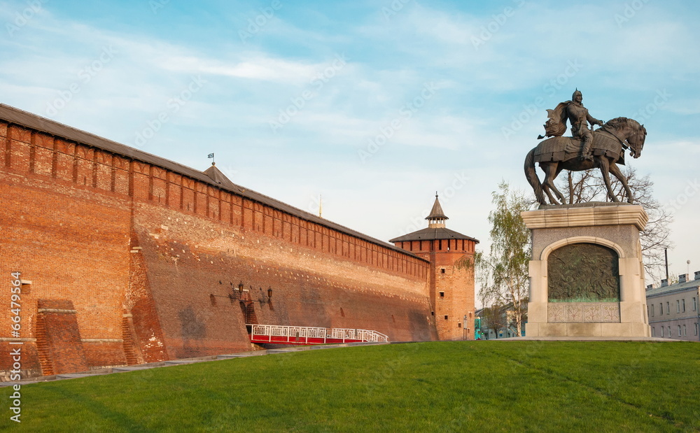 Monument to  Dmitry Donskoy on  background wall of  Kolomna