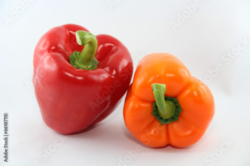 rote und orange Paprika