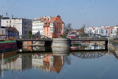 Blick von der Tumski-Brücke auf die Mühlenbrücke in Wroclaw