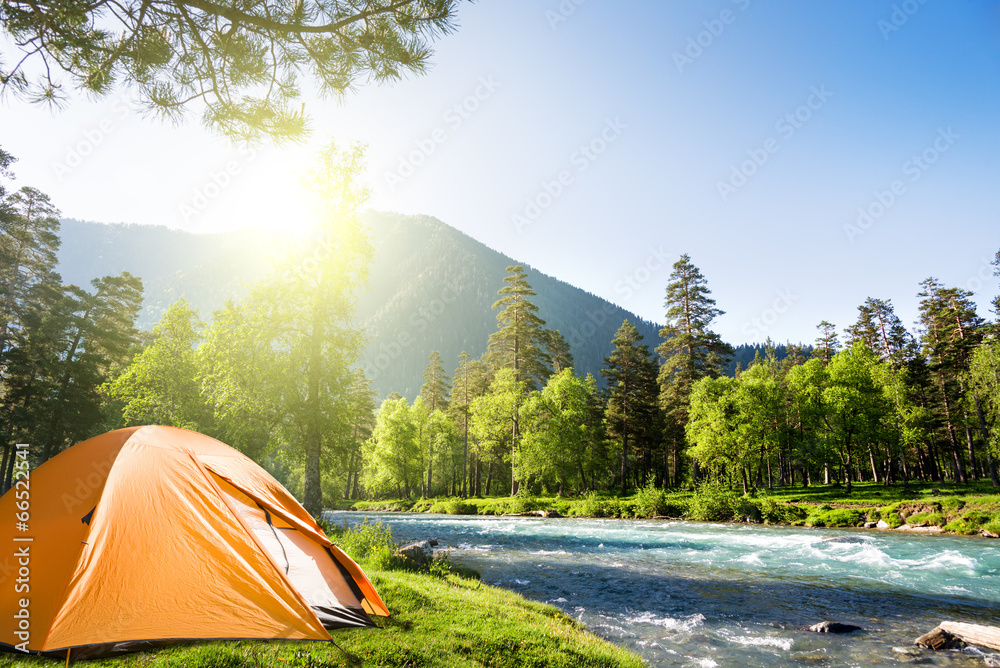 camping in mountains - obrazy, fototapety, plakaty 