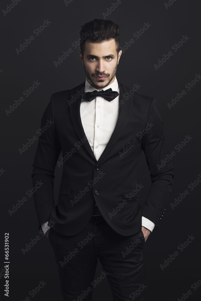 Latin man wearing a tuxedo