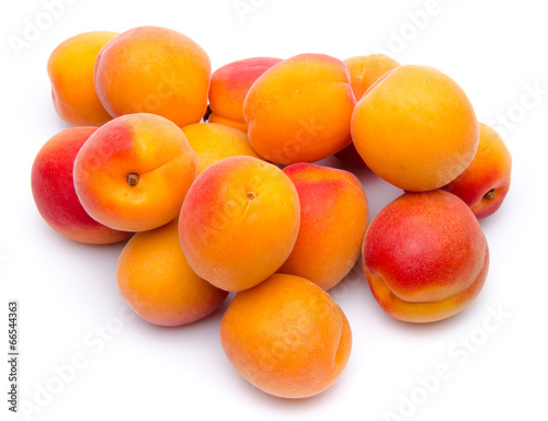 Mound of apricots