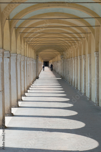 Arches at Loggiato dei Capuccini in Comacchio © Fabio Lotti