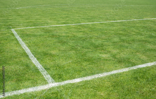 Fußballplatz mit Linienmarkierung