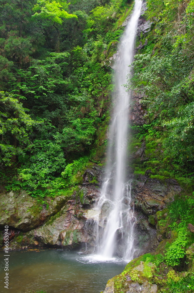 Obraz premium Otaru Falls (100 wyborów japońskich wodospadów)