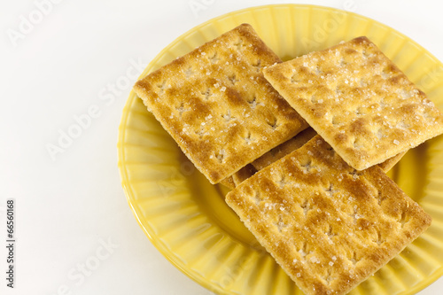 A plate of biscuit with sugar