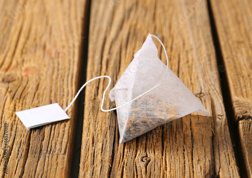 Bild auf Leinwand Pyramid tea bag