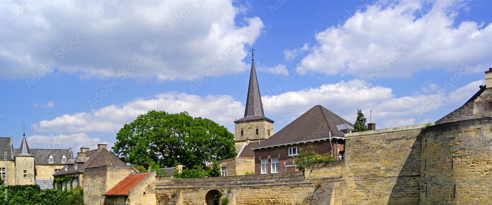 VALKENBURG ( östlich von Maastricht ) - Stadtpanorama