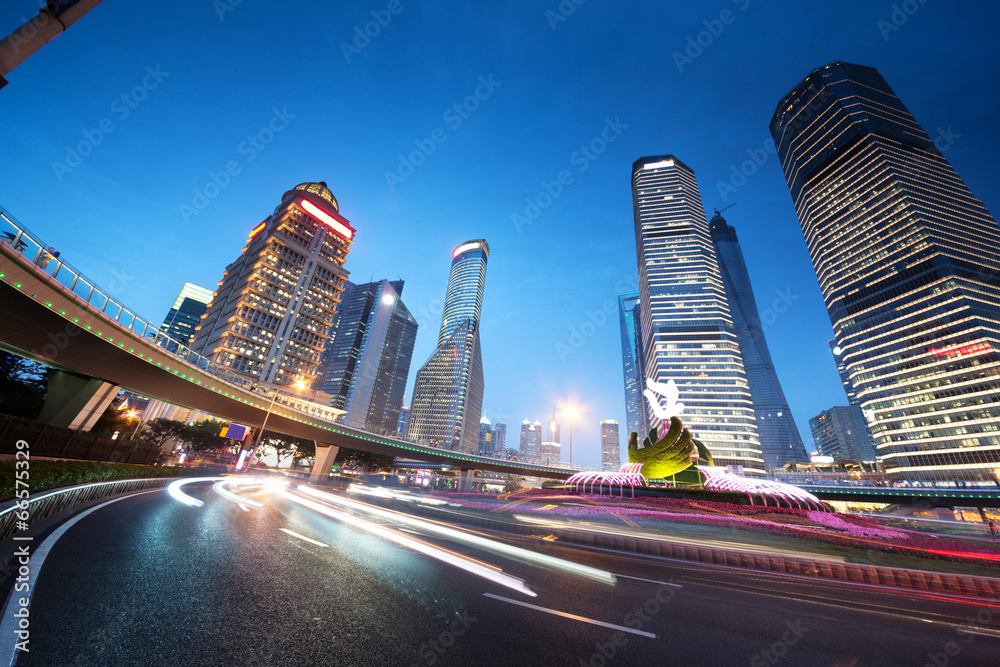 Fototapeta premium night traffic in Shanghai Lujiazui Finance centre