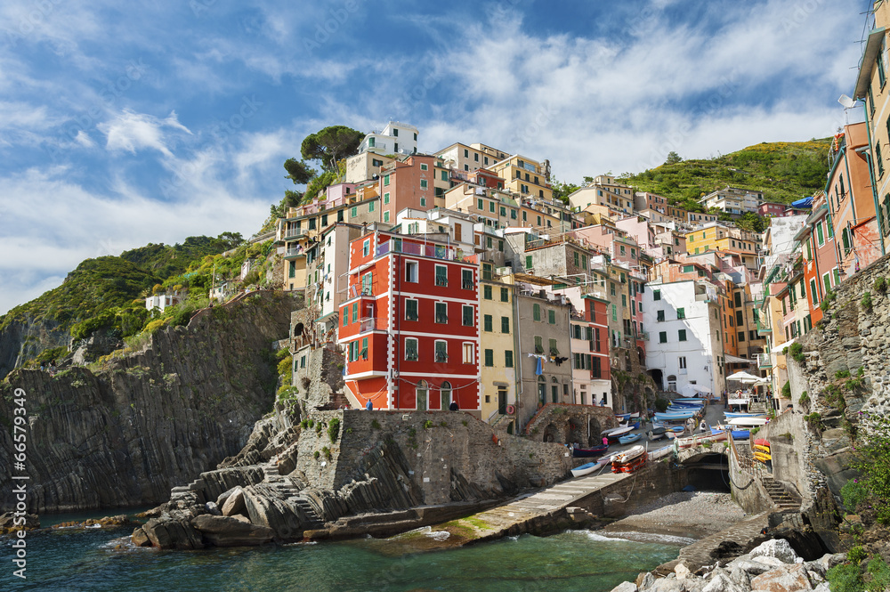 Riomaggiore village on cliff, Liguria, Italy