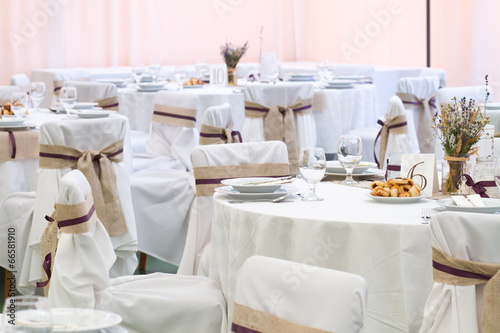an image of tables setting at a luxury wedding hall © ctvvelve