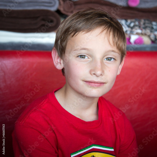 Tendre sourire (garçon 9-10 ans)