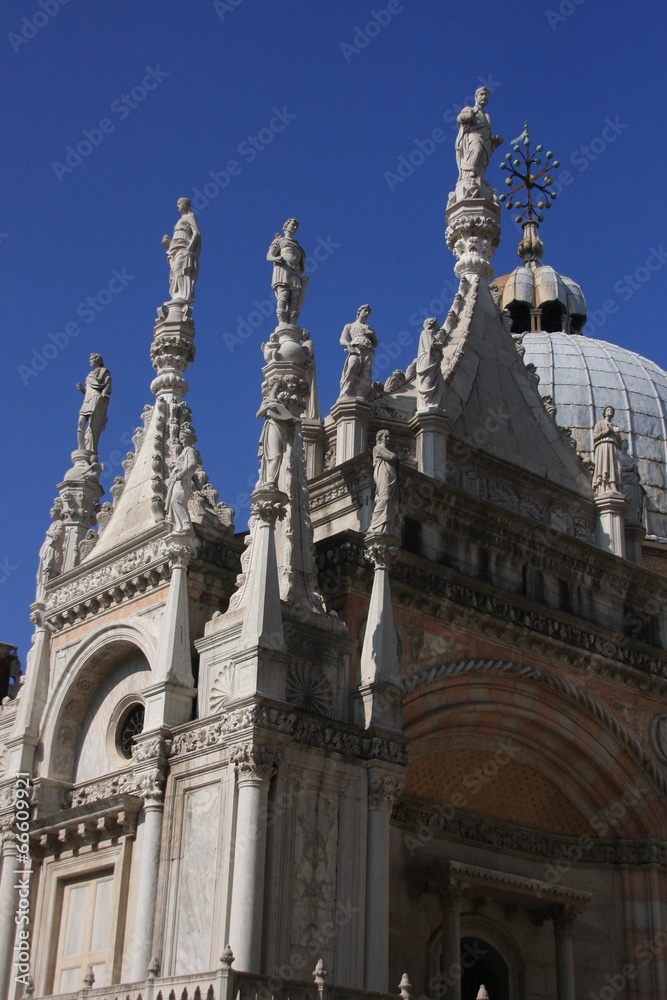 le toit de la basilique San Marco