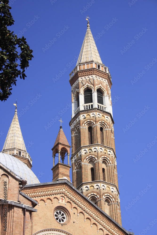 campanile de la basilique de Saint Antoine de Padoue