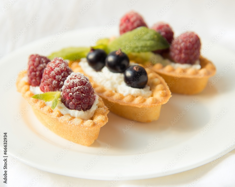 Tartlets with fruit Tartlets with fruit