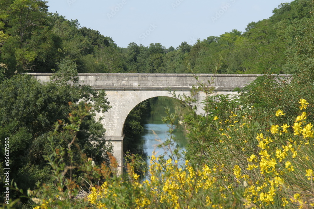 Charente-Maritime - Dompierre sur Mer Pont canal de Marans