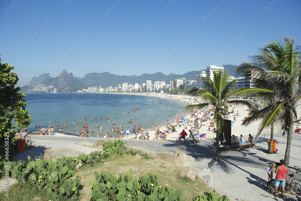 Obraz premium Arpoador Ipanema Beach Rio de Janeiro Brazil Skyline