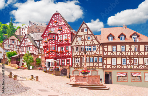 Hübscher alter Marktplatz im fränkischen Miltenberg am Main