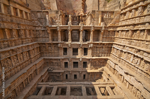 Tableau sur toile Rav-Ki-Vav Stepwell at Patan in India