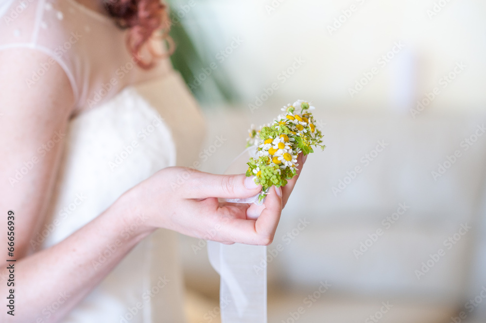 Bracciale di fiori freschi per damigelle Stock Photo | Adobe Stock