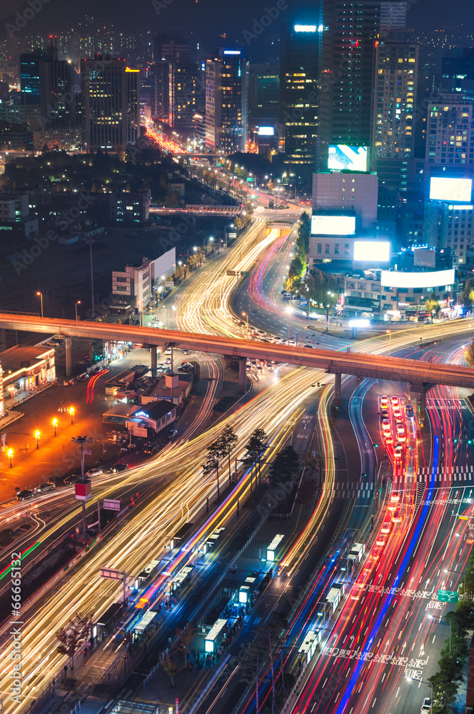 Obraz premium Ruch drogowy w Seulu
